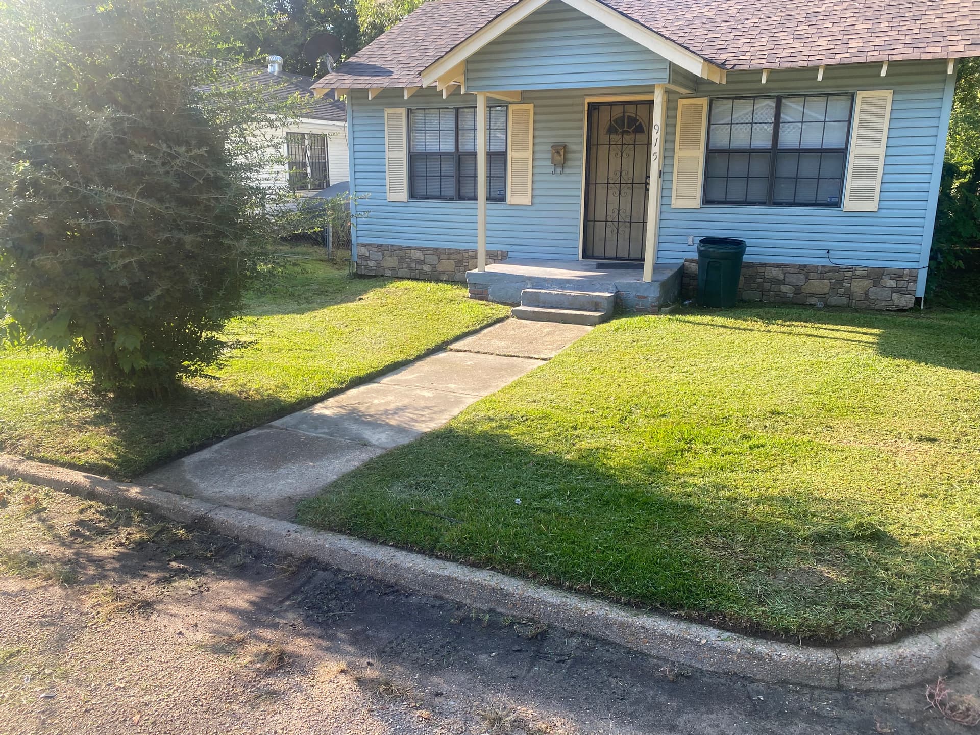 Expert Lawn Edging and Mowing in Jackson MS